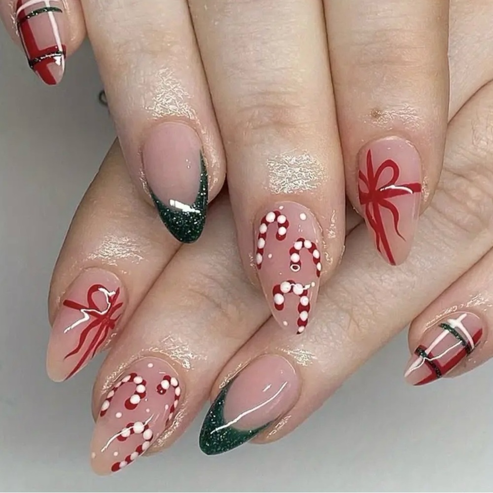 24 pcs Christmas Festive Holiday Press-on Nails